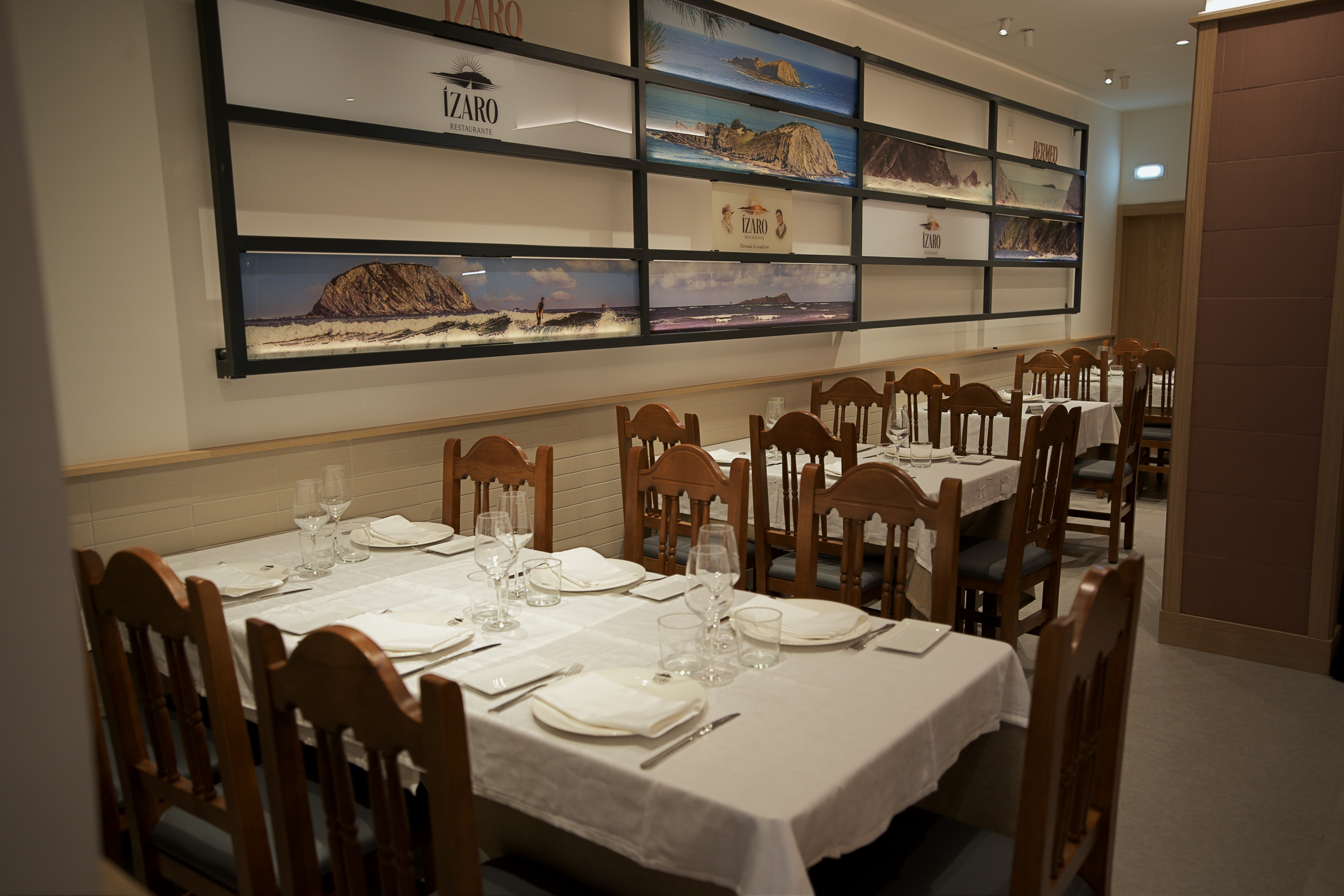 Salón de Ízaro — el corazón del restaurante